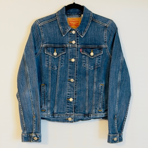 Levi's Jackets & Blazers - Levi's Classic Blue Jean Trucker Jacket Made in Sri Lanka